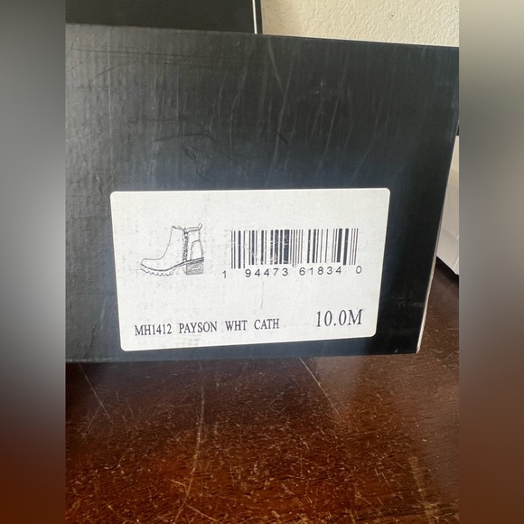 Mia Payson White Boots - Picture 3 of 11